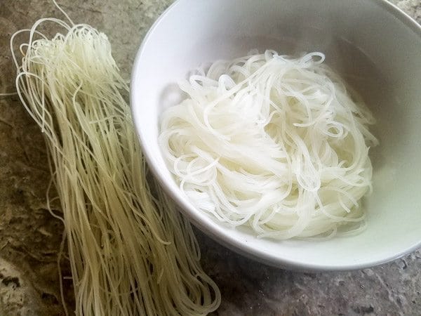 Rice noodles cooked for Pinchos de Camarones.