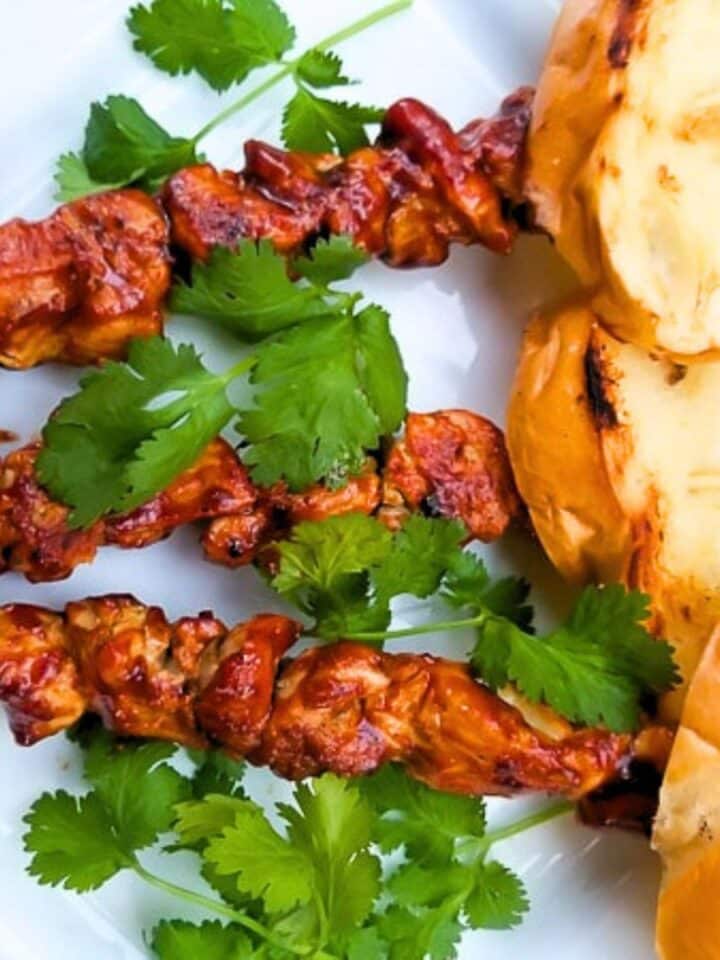 Pollo Chuco (Pollo Con Tajadas) - Mexican Appetizers And More!